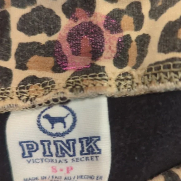 Victoria's Secret Pink Women's Black Leopard Print Waistband Capri Workout Pants - Picture 5 of 5